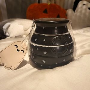 10 strawberry street *whimsical cupboard* cauldron measuring cups